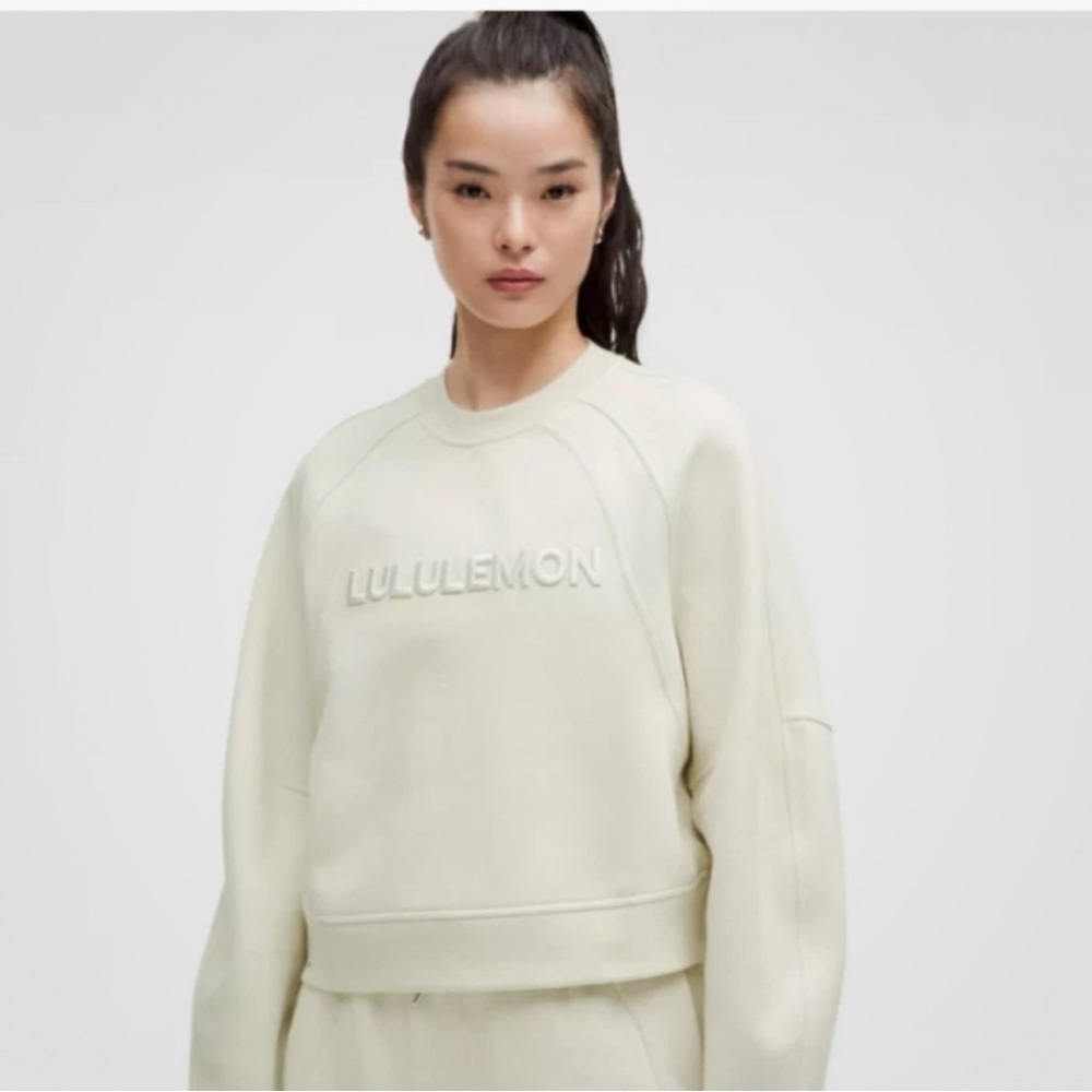 Lululemon Athletica Cream Sweatshirt brand new